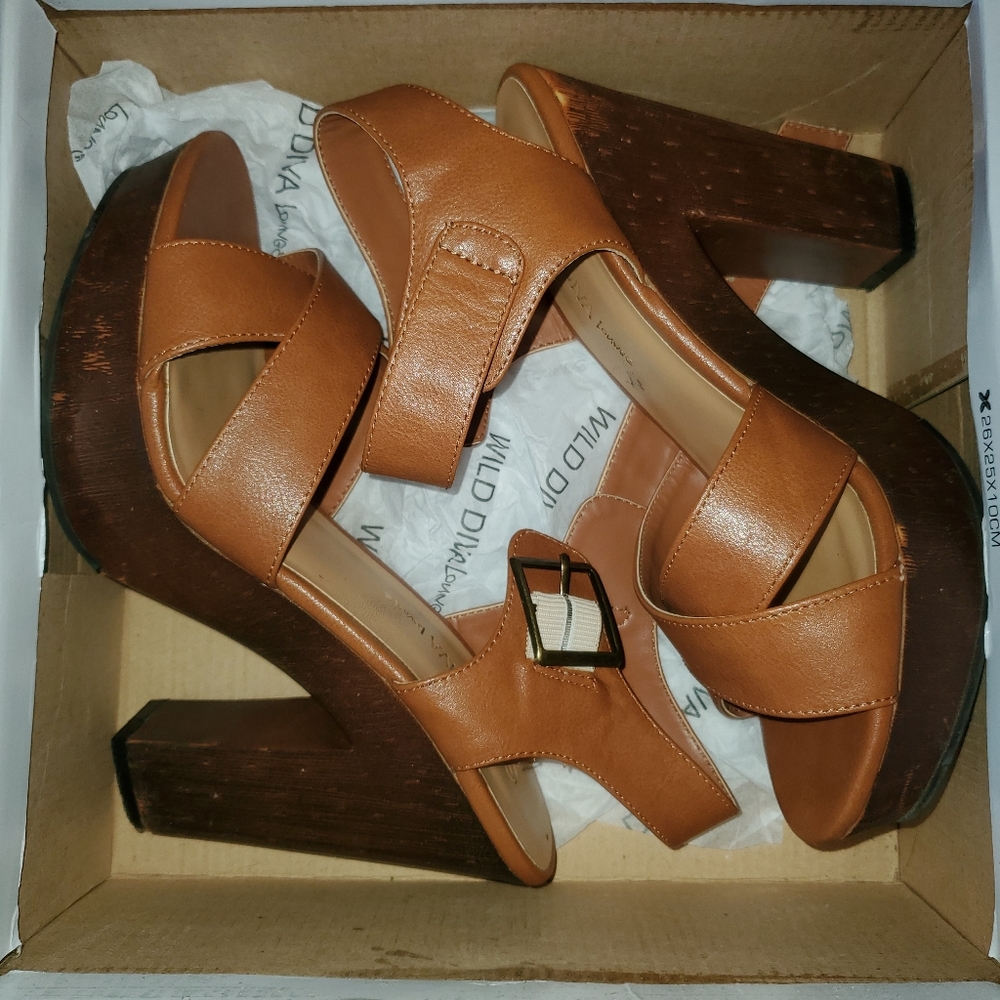 Platform sandals